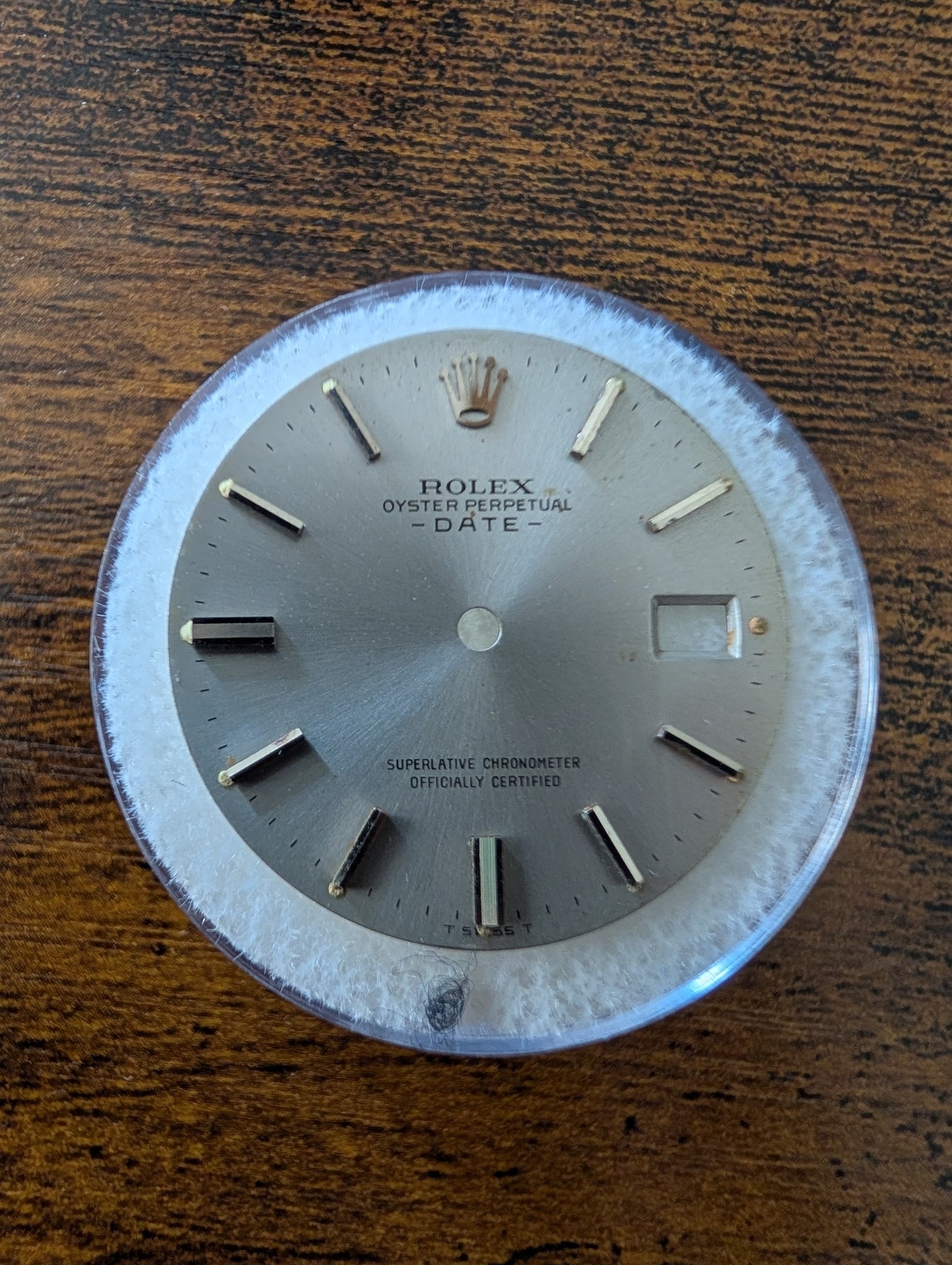 ROLEX OYSTER PERPETUAL DATE 34MM NON-QUICK DIAL – FAIR CONDITION 1500/1501
