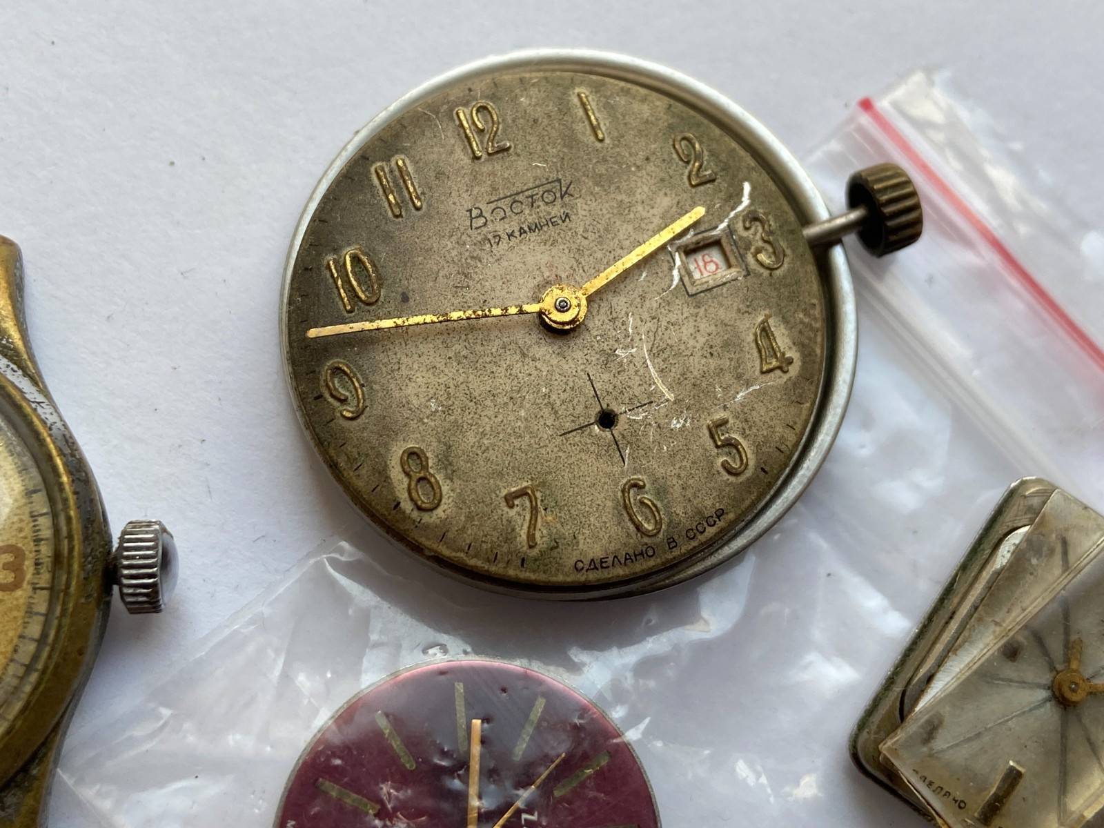 VINTAGE MEN /WOMEN WRIST WATCH PARTS + BOX POLJOT SPORTIVEN LUCH 2209 MIX LOT