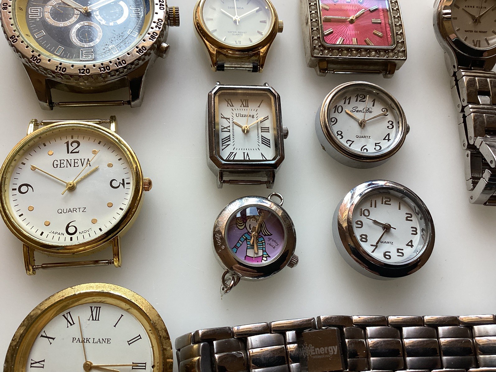 CLEARANCE LOT OF WATCHES, STRAPS etc …. SOLD FOR SPARES, REPAIR etc