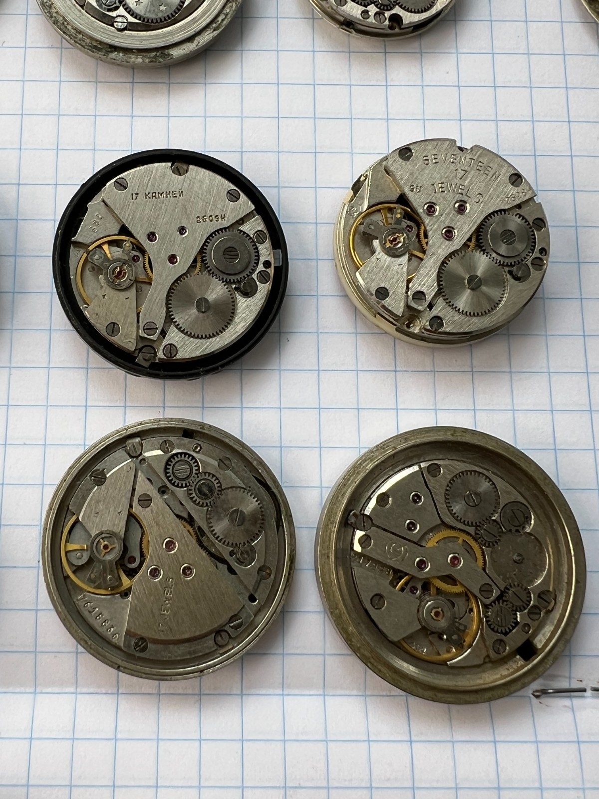 MOVEMENTS (25pcs) FOR MENS WRIST WATCH Raketa, Vostok, Slava etc. USSR for parts