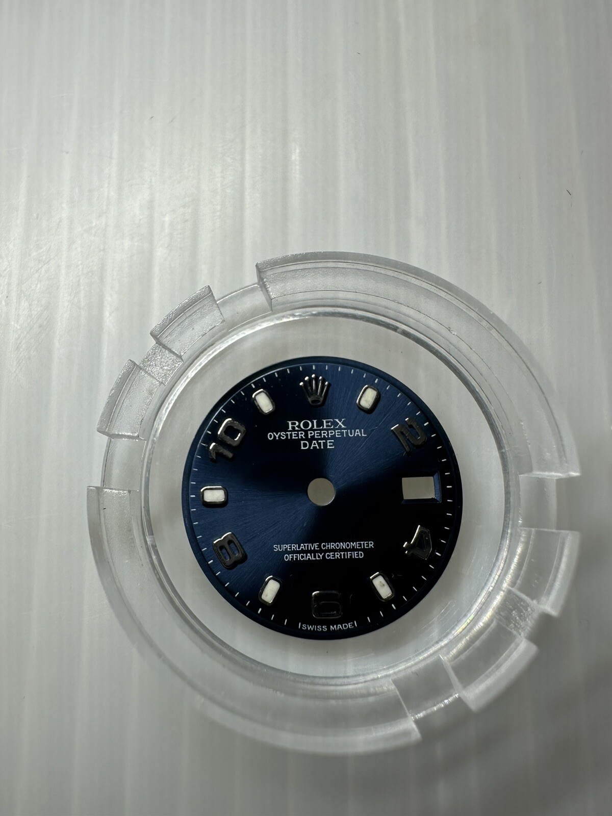 Ladies Rolex Blue 18K Oyster Perpetual Date Watch Dial W/Luminous Markers 26mm