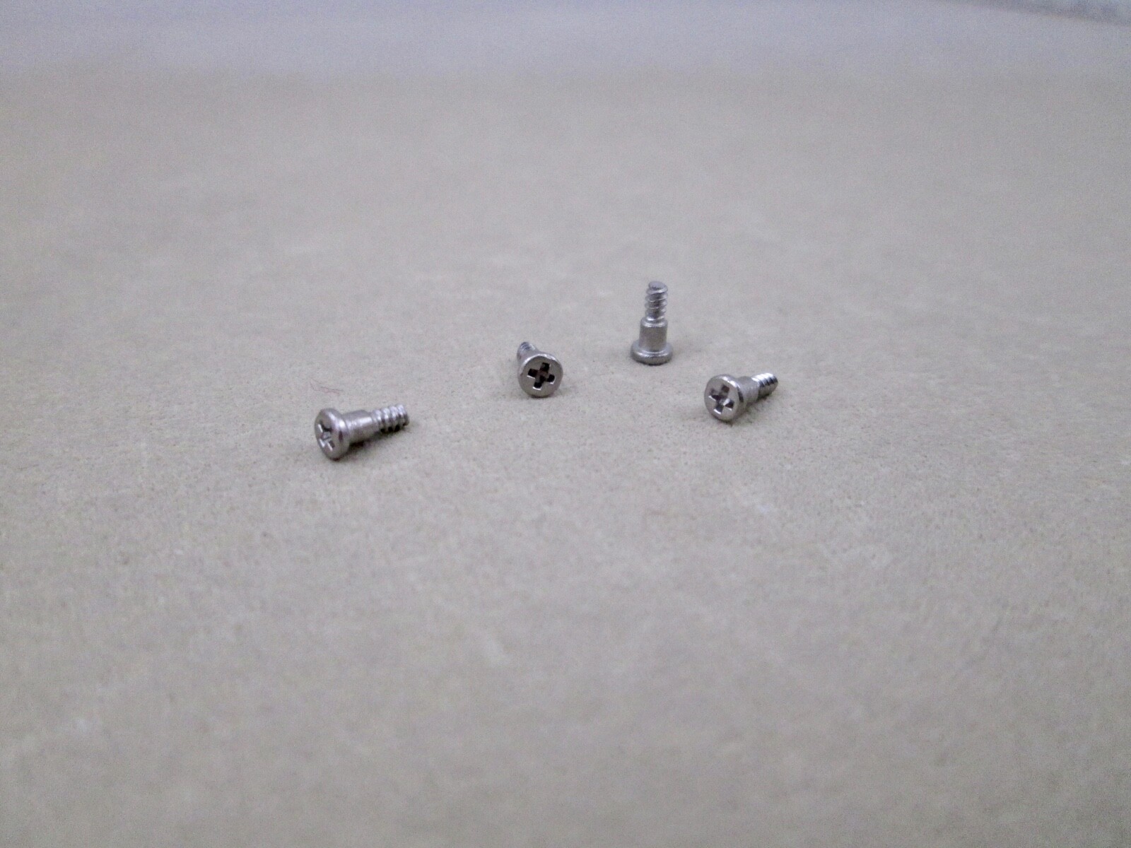 Genuine Casio DW-5900 DW-6900 G-2300 PAG-40 PRG-40 BG-169 bezel screws X 4