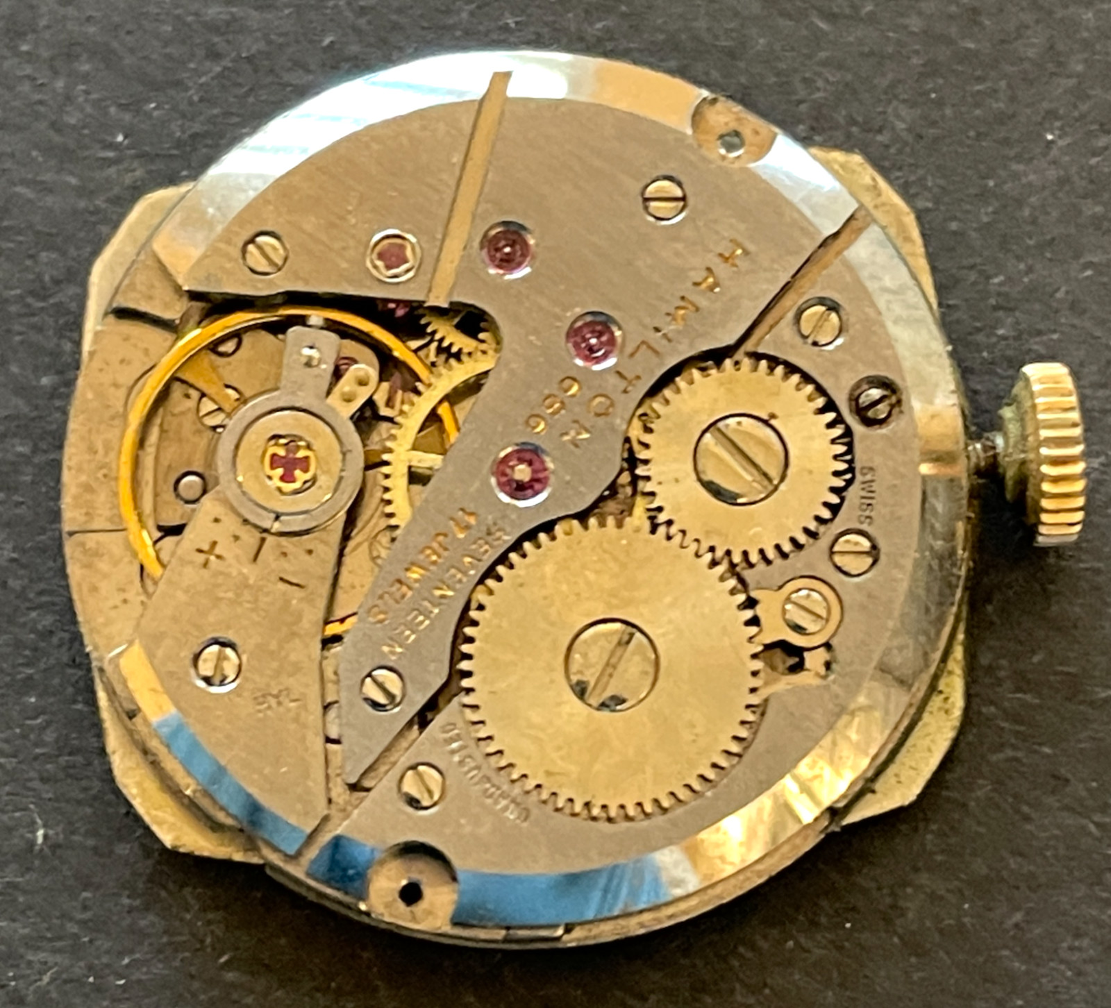 Vintage Hamilton Cal 686 Men’s Watch Movement Parts Good Balance 17j Swiss