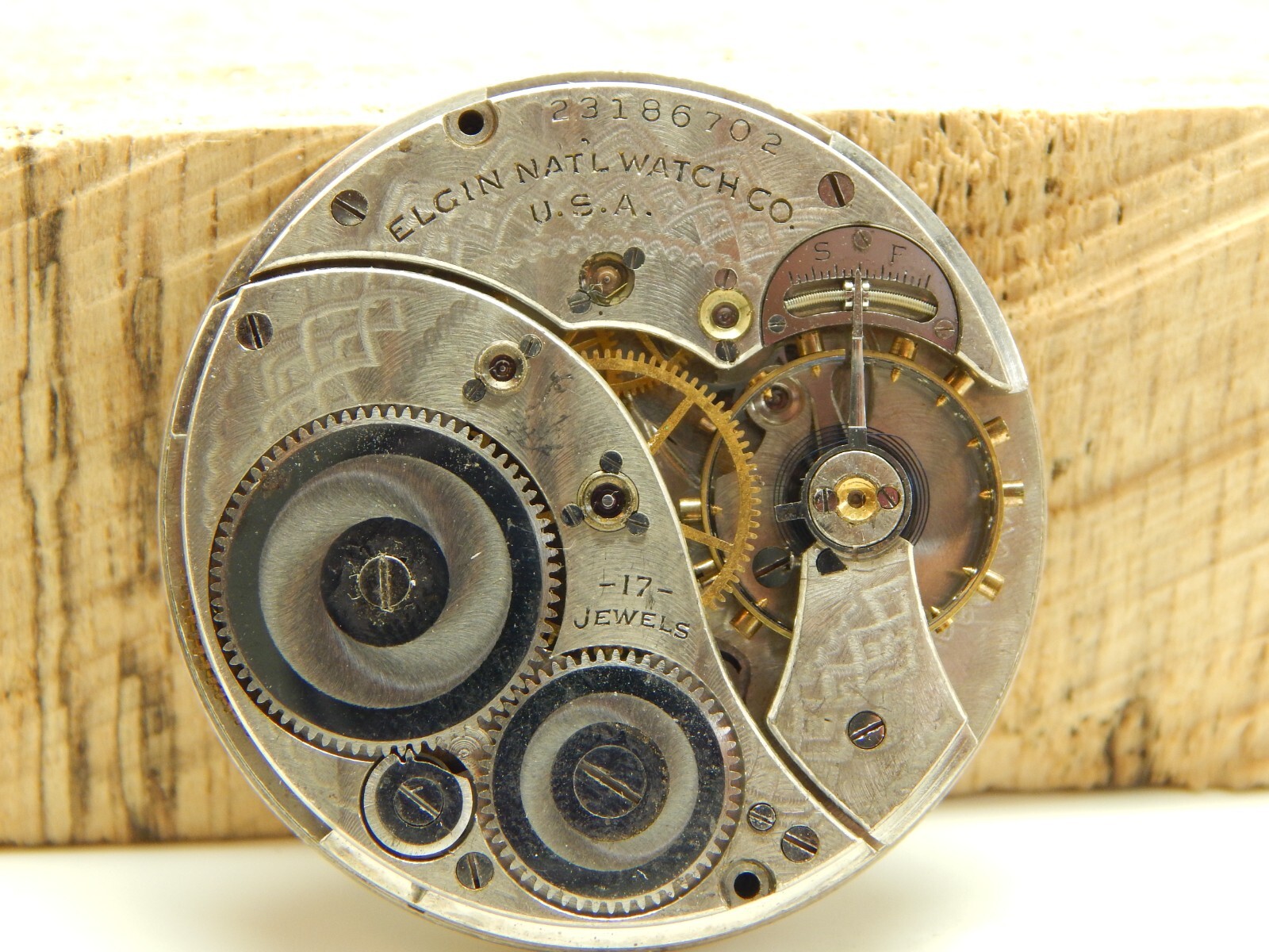 Antique Elgin Pocket watch movement 12s 17j Grade 345 Circa 1921