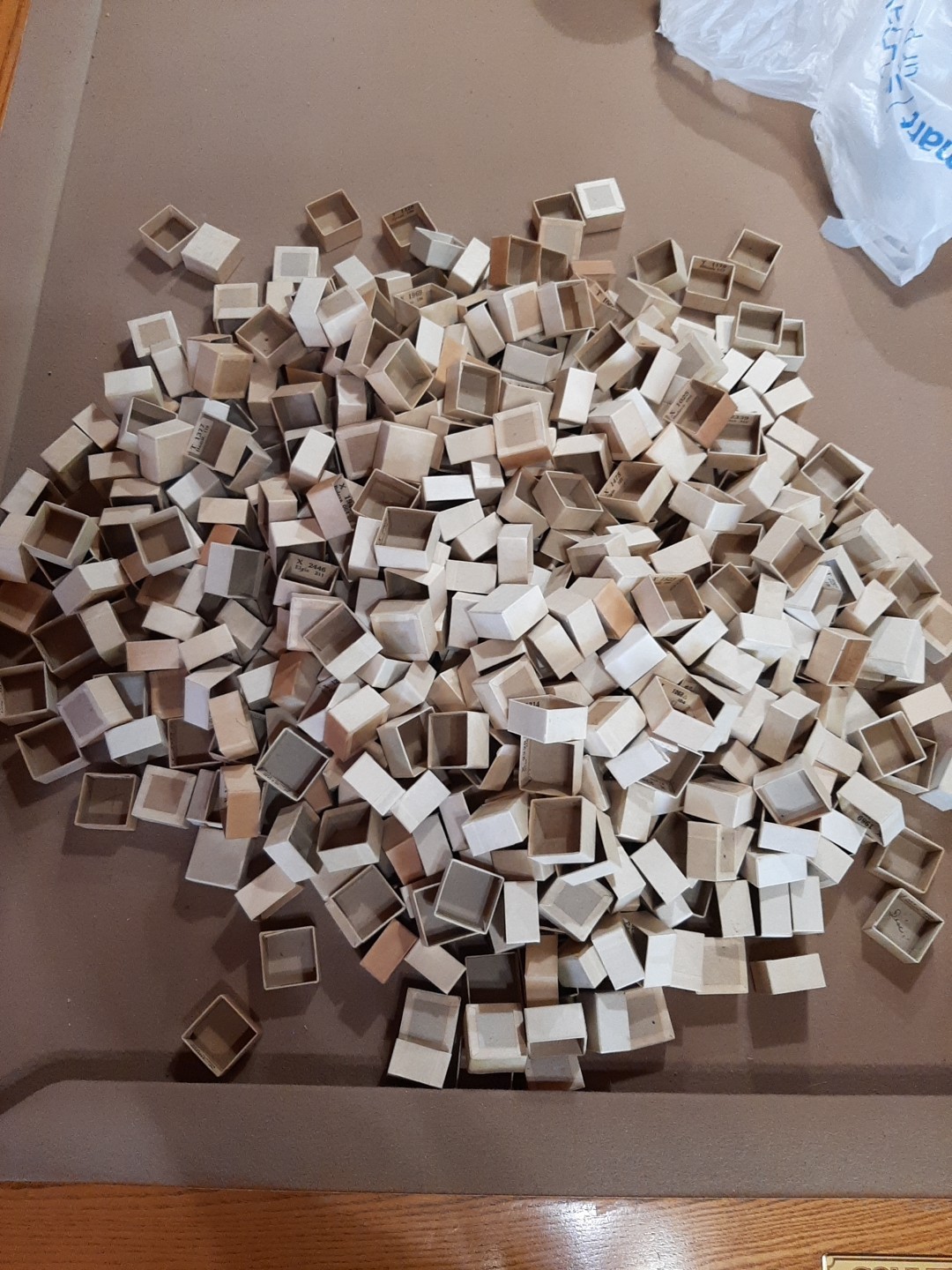 LOT OF 60 PLUS B B GLASS WATCH CRYSTALS WATCHMAKER REPAIR PLUS BOXES