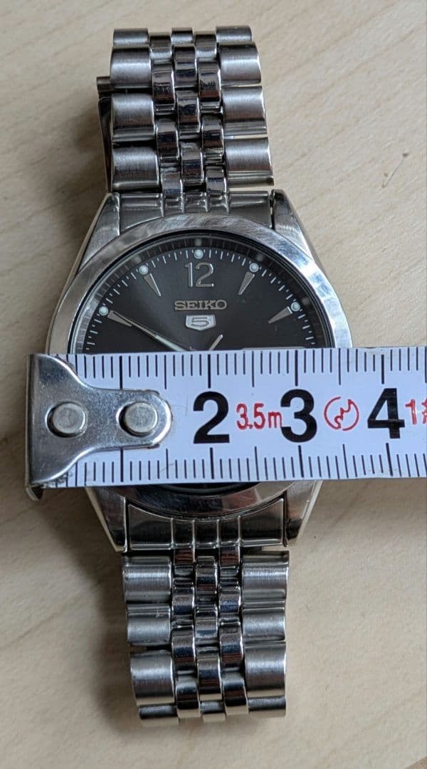 Seiko 5 movement replaced with a new one.
