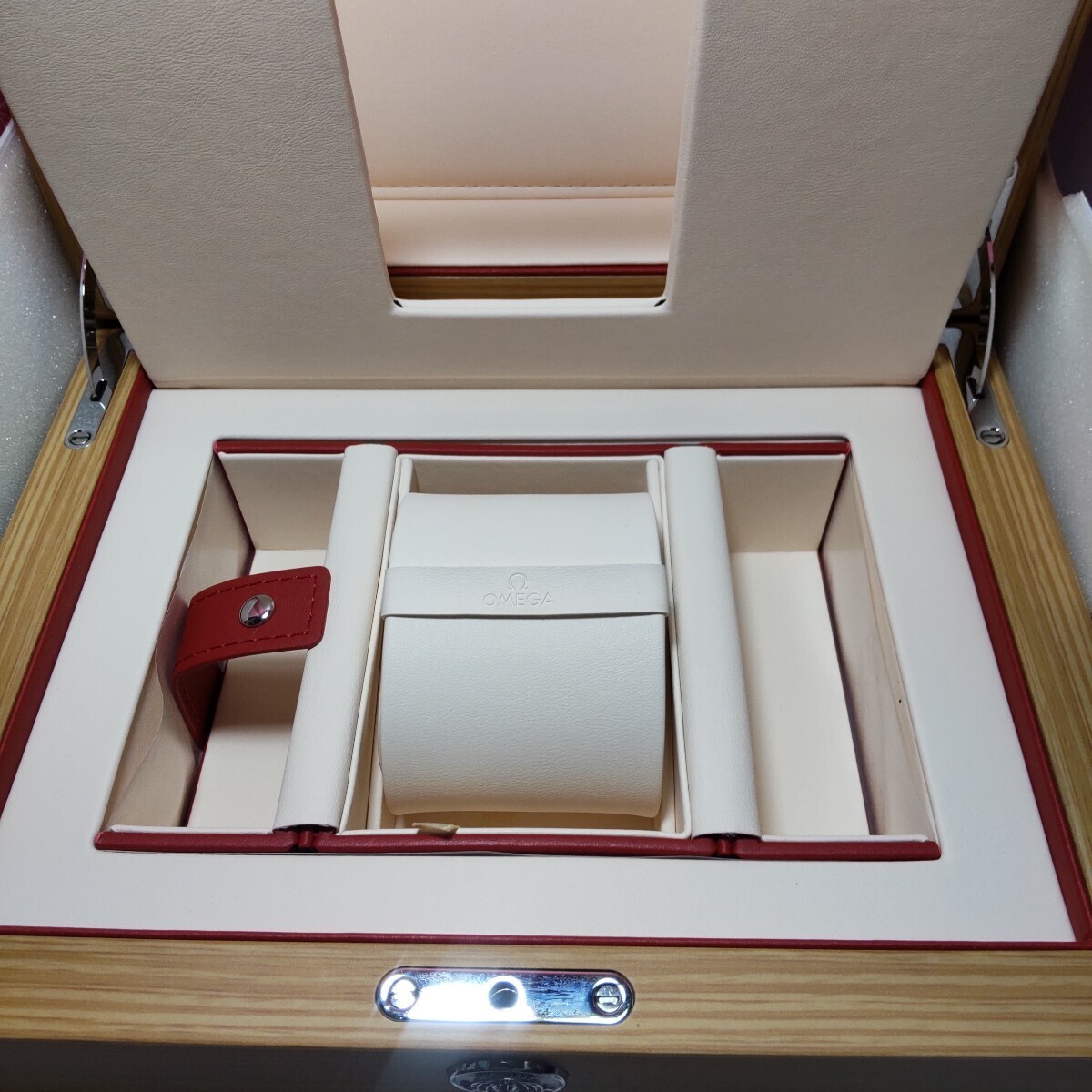 OMEGA Genuine Ω Omega Official Watch Case Box Protective Storage Wooden Box