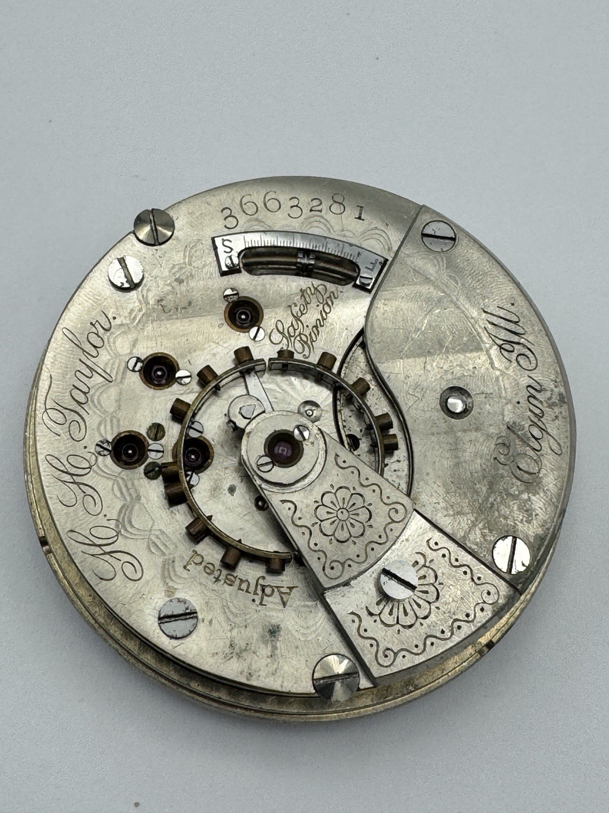 Vintage Elgin HH Taylor 18s 15J Pocket Watch Movement For Parts Or Repair