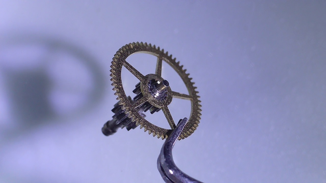 LIP T.18 Center Wheel With 3 mm Height Drive Part.200, Gold Steel Brass