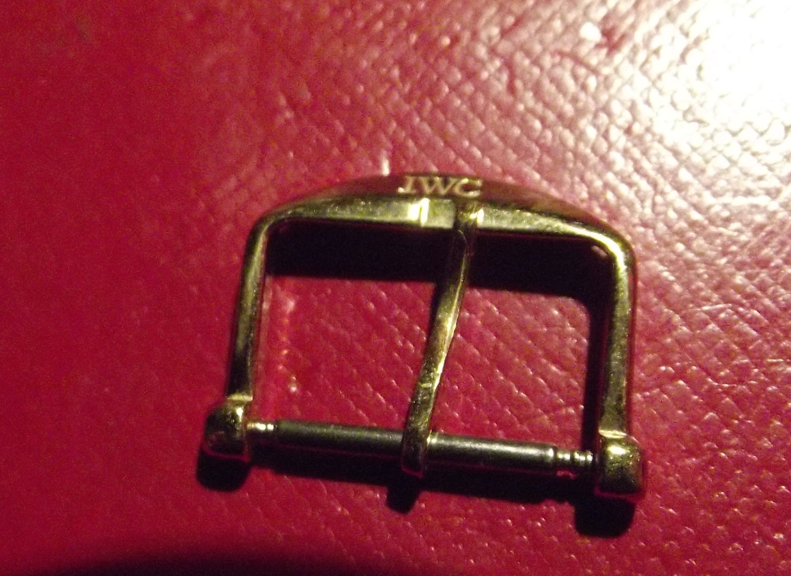 I.W.C. – RARE VINTAGE BUCKLE – 16mm INSIDE – YELLOW GOLD COLOR – SWISS MADE