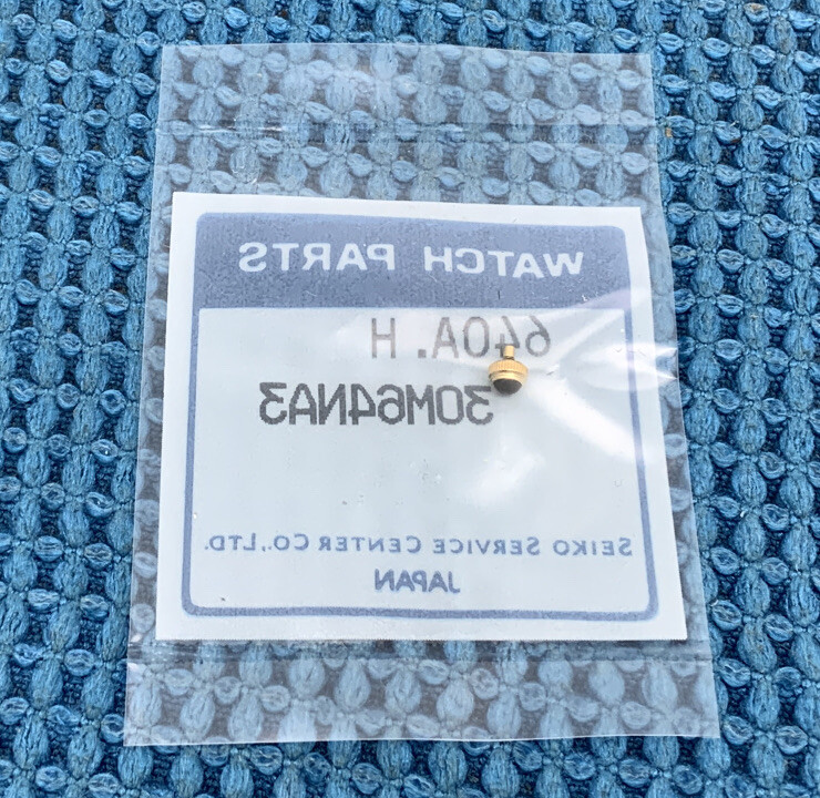 SEIKO crown 30m64na3 Original New Old Stock. 22m-30n R