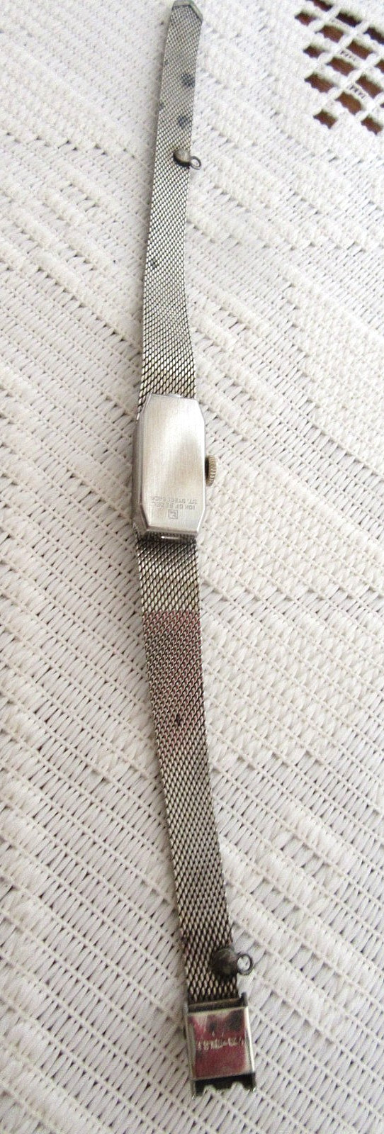 LADY MEYER G.F. CASE WITH 20.1PT. DIAMOND APPR WEIGHT STEEL BACK 17 JEWEL
