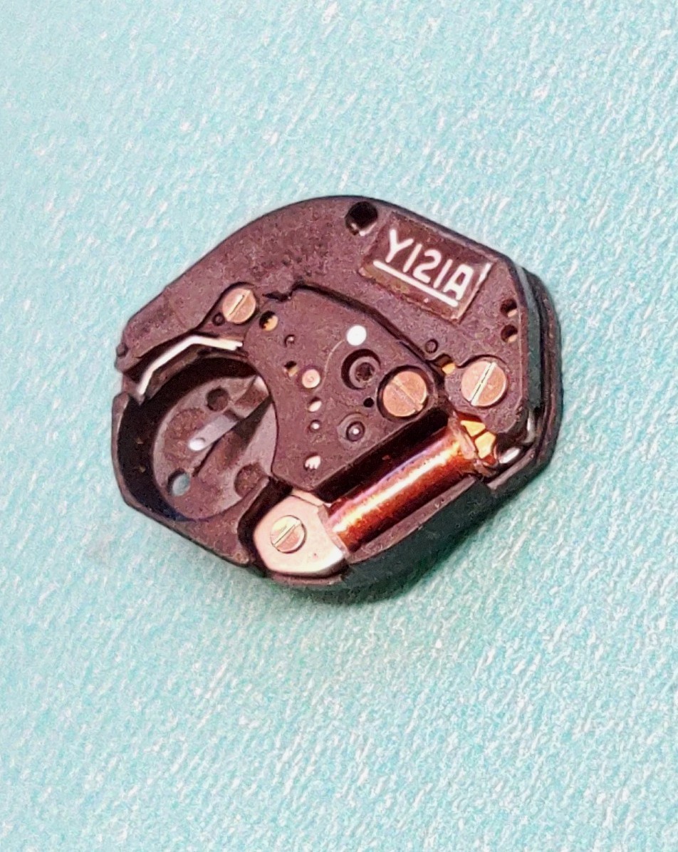 ShioJiri Y121A Quartz Movement. 3 Hand. Sets, Runs, Keeps Time 24 Hrs.
