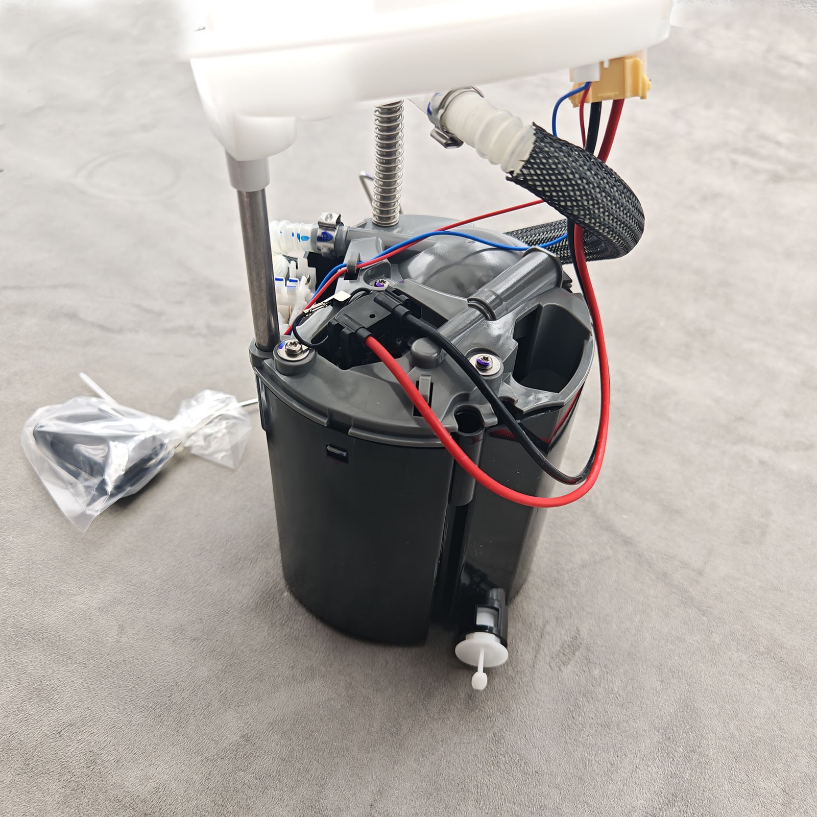 Fuel Pump Unit 670035006 for Maserati Quattroporte Ghibli Levante 3.0T 14-20