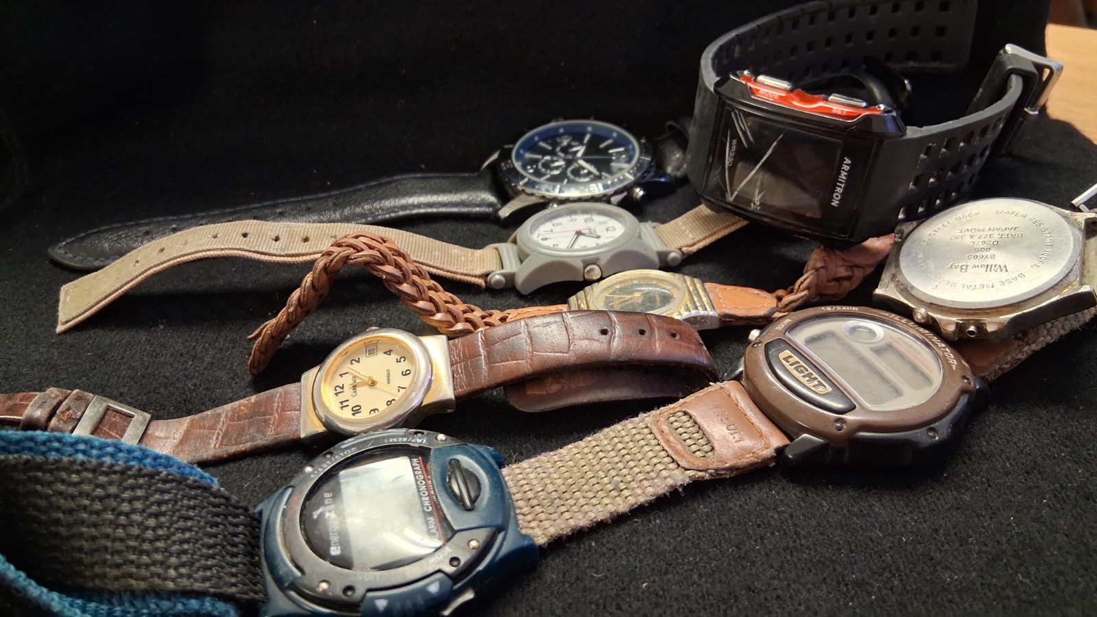 JUNK DRAWER VINTAGE WRISTWATCH LOT MIXED ASSORTMENT TIMEX CARRIAGE CASIO & MORE