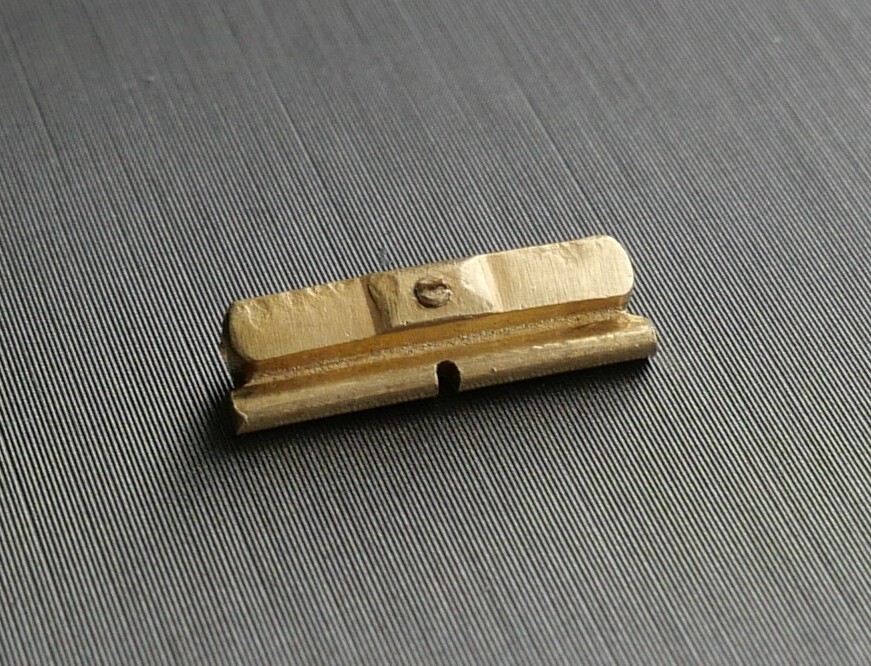 18K YELLOW GOLD PIAGET POLO HALF LINK