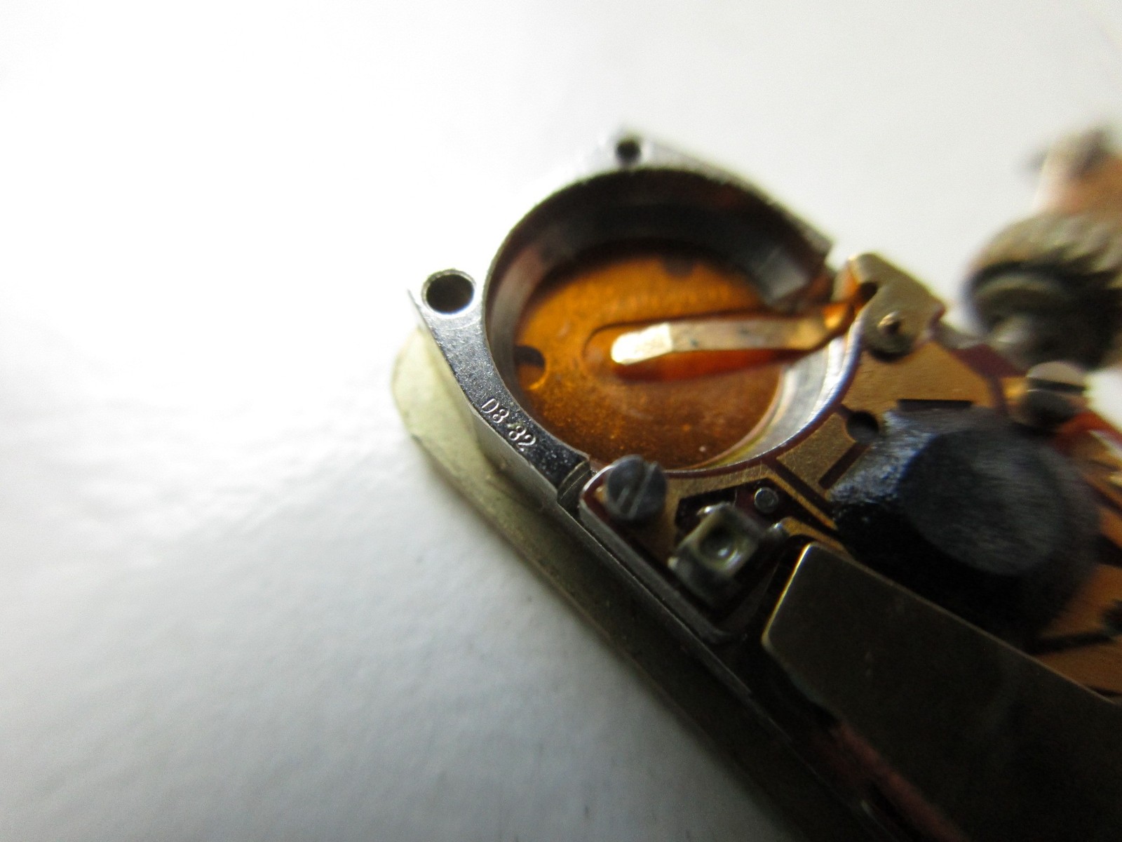 FHF cal. 102.001 Swiss quartz vintage watch movement – running