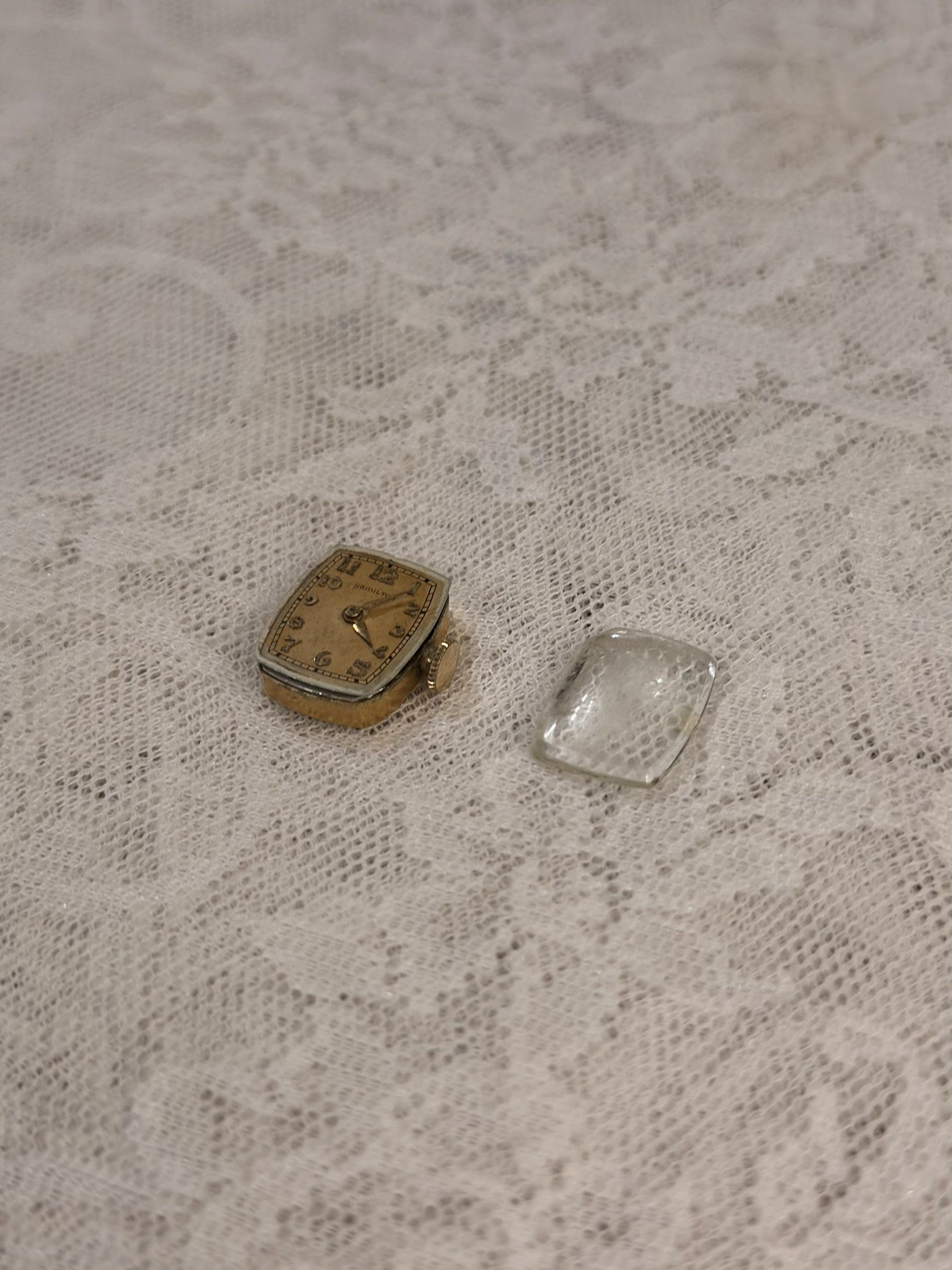 Vintage HAMILTON 911 Movement 17 Jewels From 14k Gold Watch for parts or repair