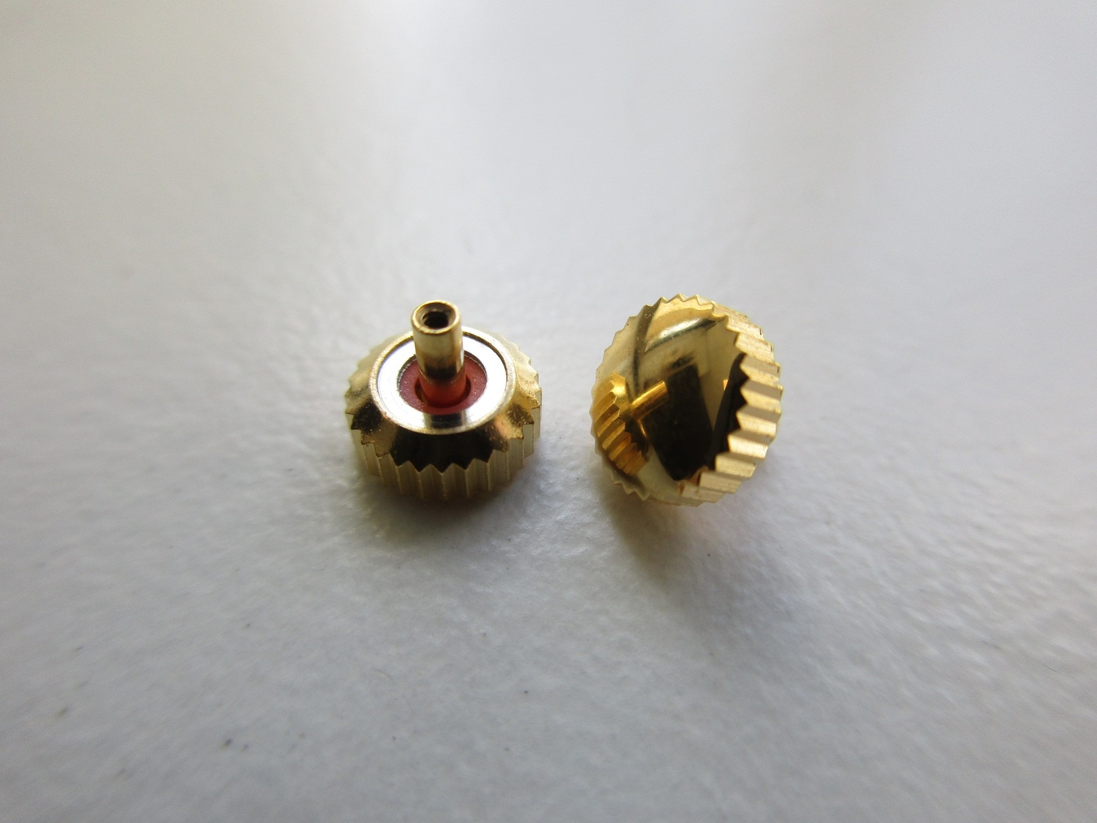 Gold plated “long post” ø 5.6 mm – stem thread 1.0 mm – tube 2.0 watch crowns