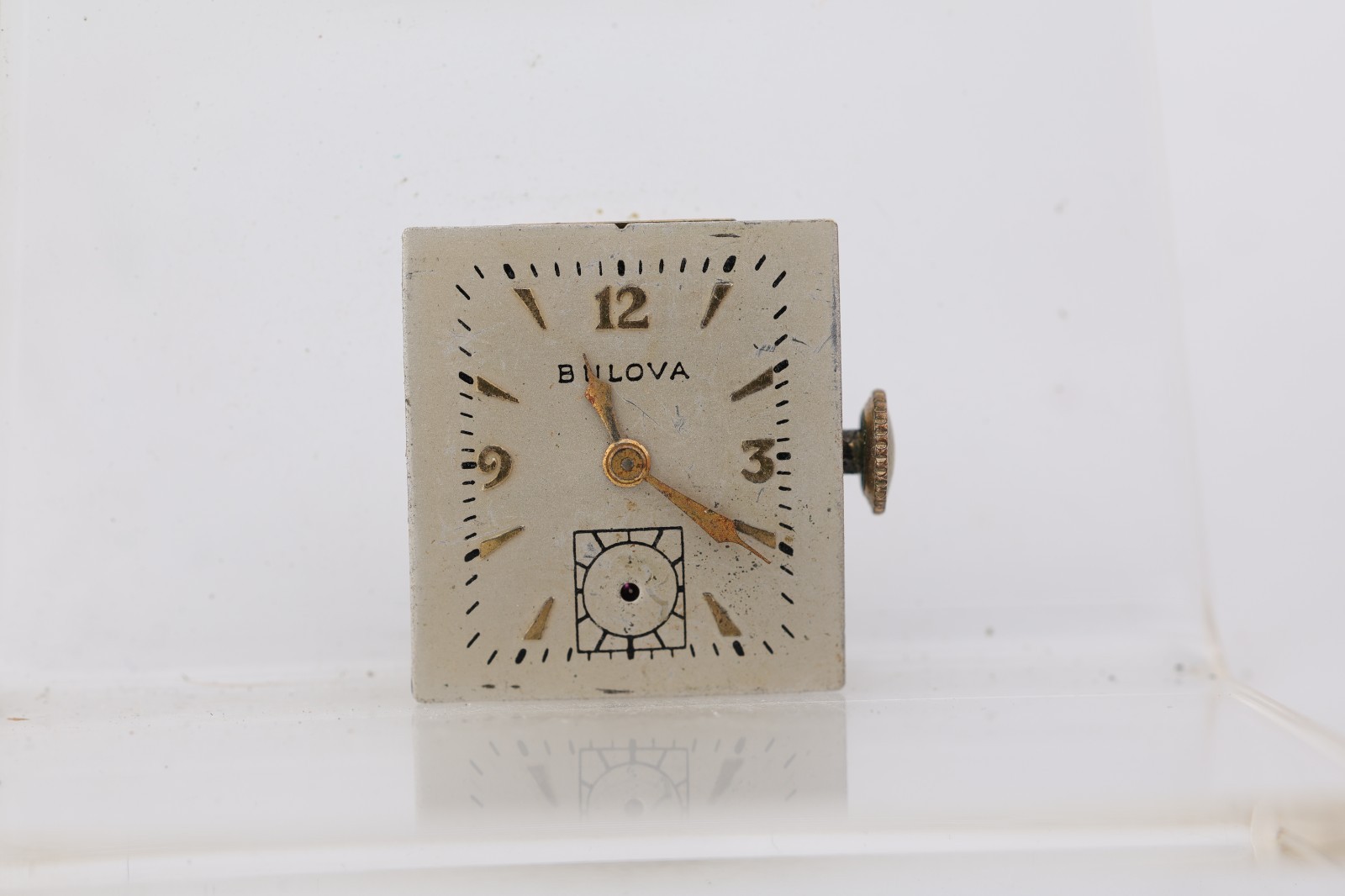 BULOVA cal. 8AE, 21j SWISS WRIST WATCH MOVEMENT, RUNS (ON)
