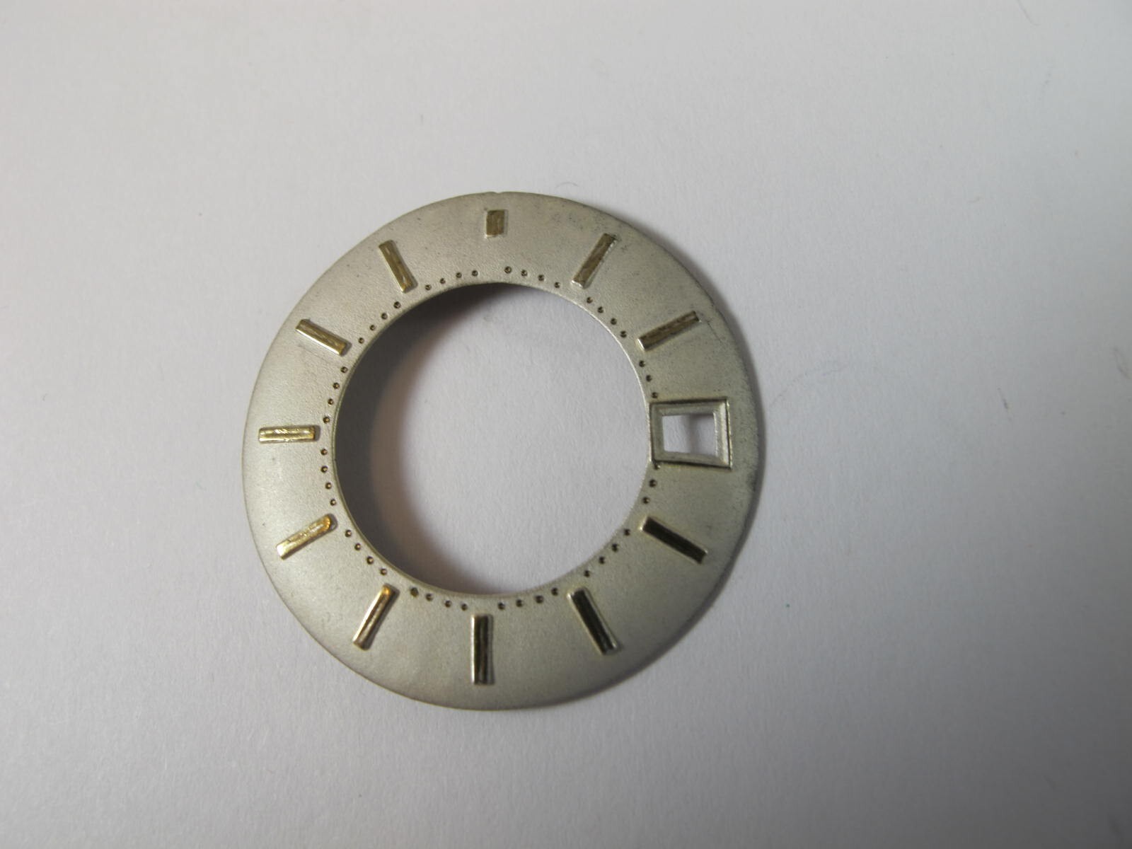 LECOULTRE CALIBER 911 MEMOVOX DAL SILVER COLOR WITH YELLOW MARKERS FOR GOLD CASE