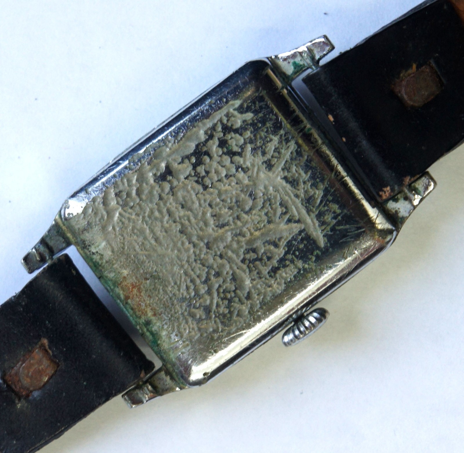RARE TANK 1920’s-1940’s SWISS ART DECO MEN’S WRIST WATCH