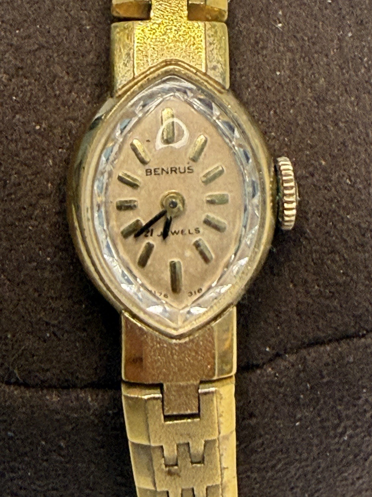 Benrus ladies dress watch, manual wind HM 4B81 movement, 21 Jewels. Keeps time.