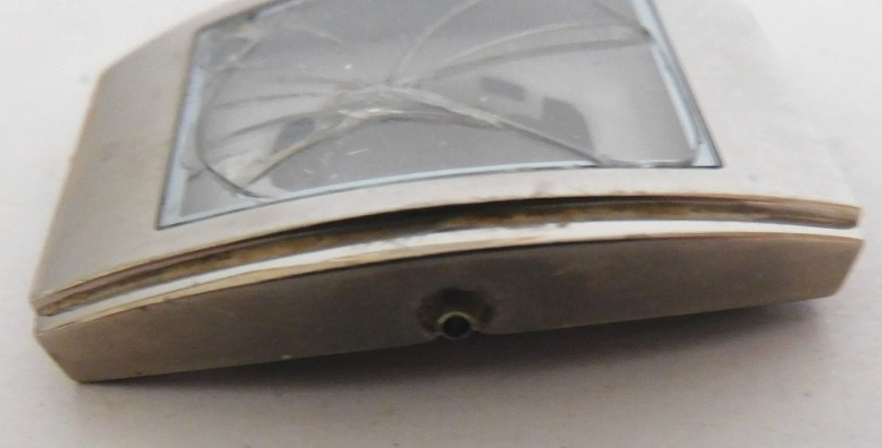 SKAGEN 225 LTRM CASE BROKEN CRYSTAL. USED