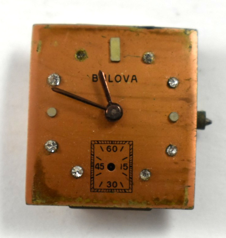 Vintage Bulova Manual Wind 17J 8AE Wrist Watch Movement lot.k5