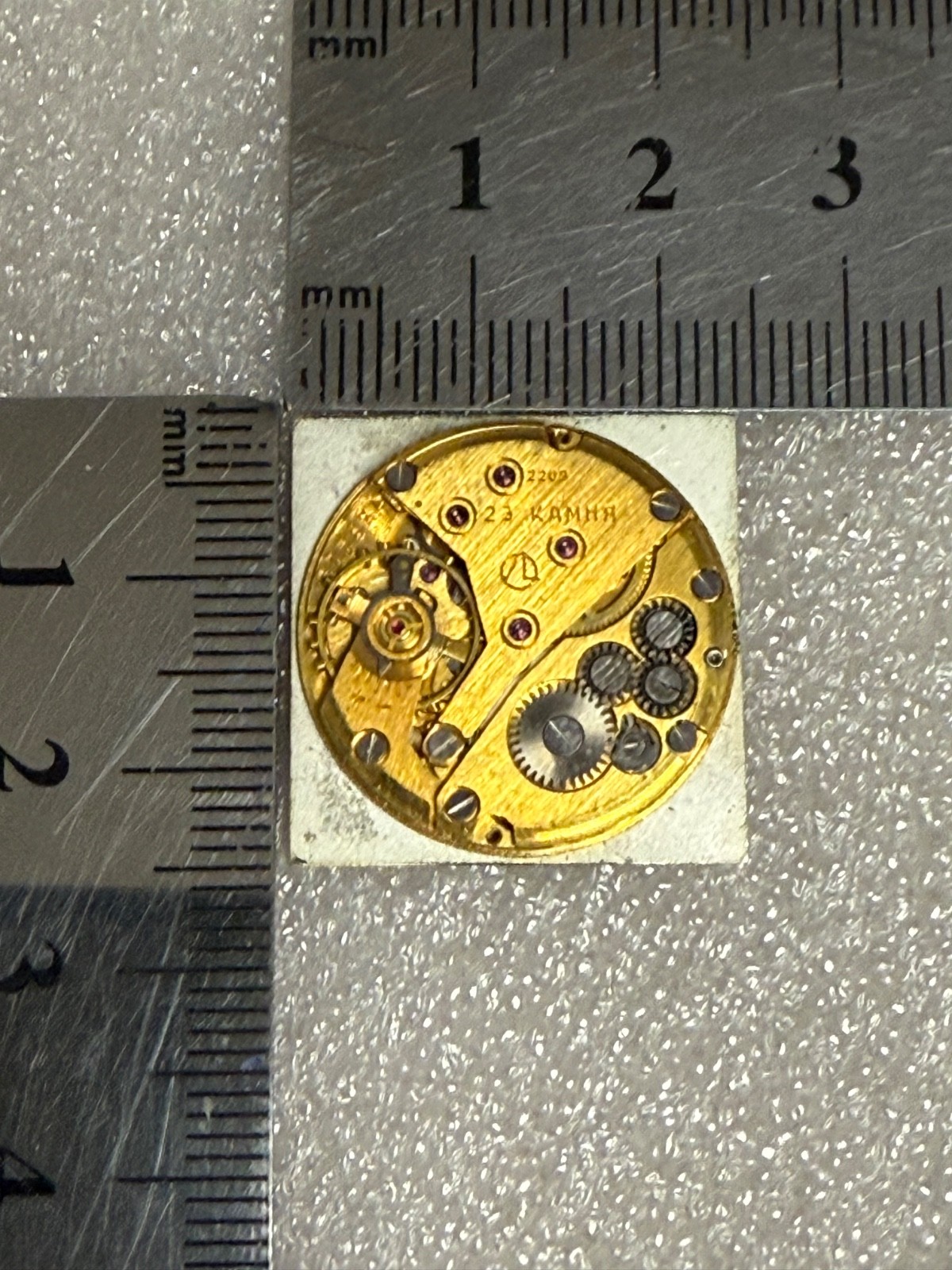 USSR LUCH movement 2209 caliber Gold Plated watch mechanism. FOR PARTS .