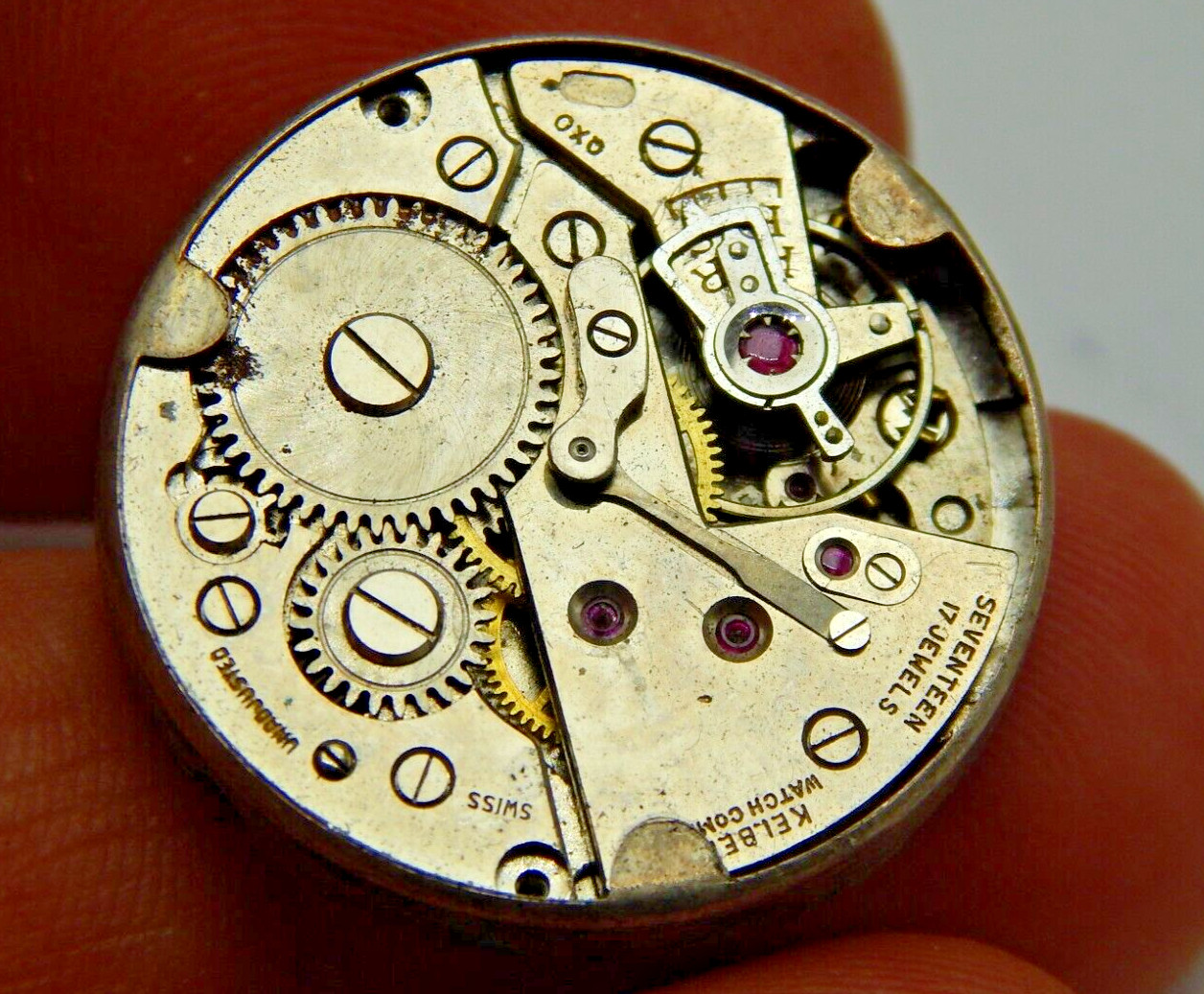 Vintage 17 jewel Gents Kelbert Shockproof WWII era military style watch movement