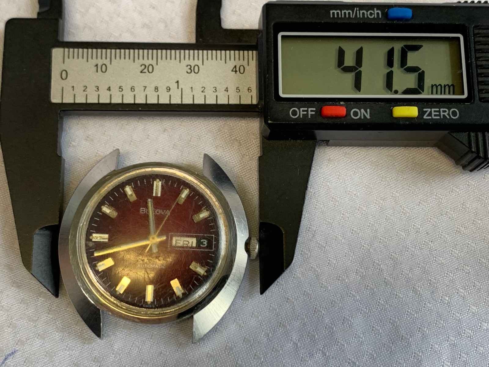 Vtg Bulova Mens Automatic Watch Face Red Dial Day Date Calendar *RUNNING*