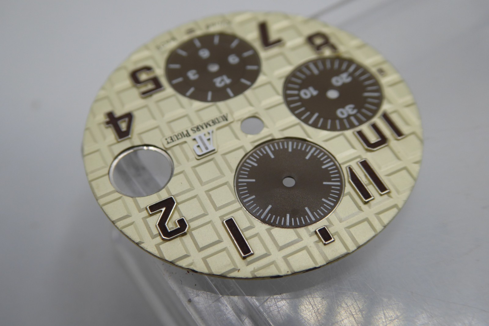 Audemars Piguet Royal Oak Offshore ivory dial 26470ST