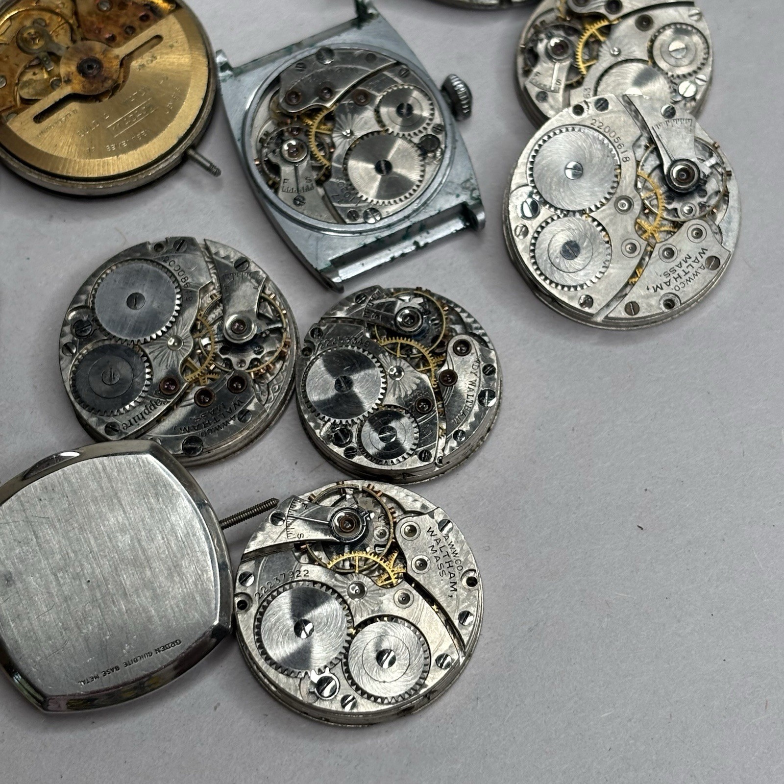 Broken Vintage Watch Movements Parts Lot – Bulova Automatic Waltham Gruen Elgin