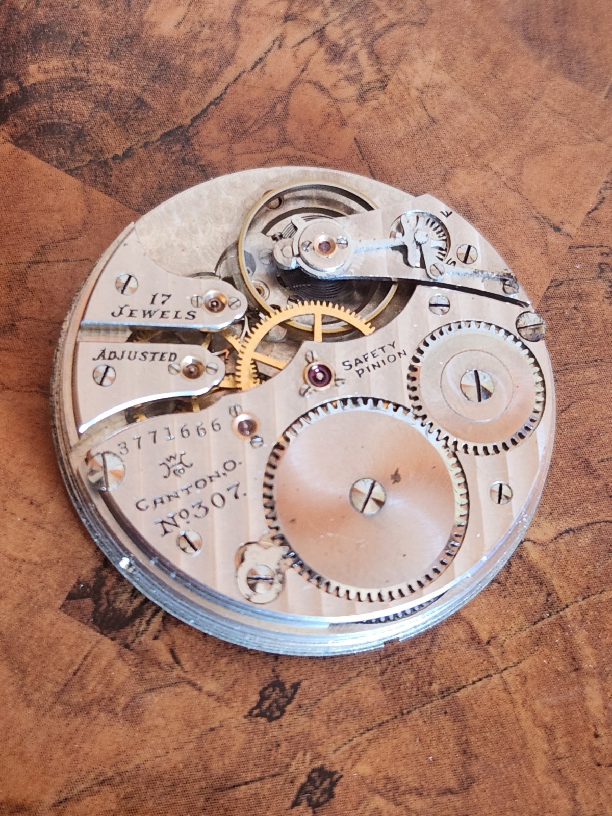 Hampden 12s 17j Adjusted Grade 307 Pocket Watch Movement (Running)