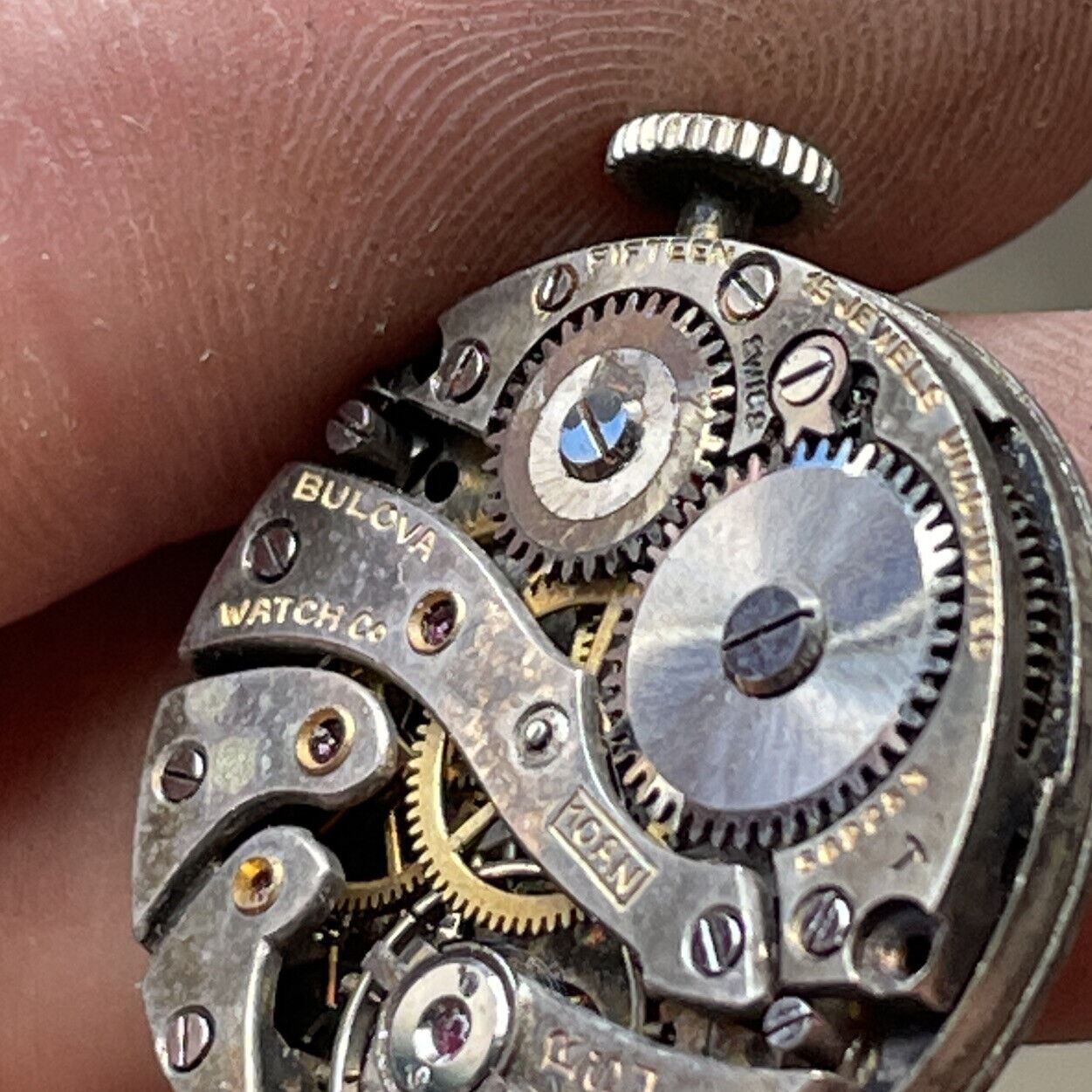 Vintage Bulova Watch Co. Swiss Fifteen Jewel Unadjusted Movement