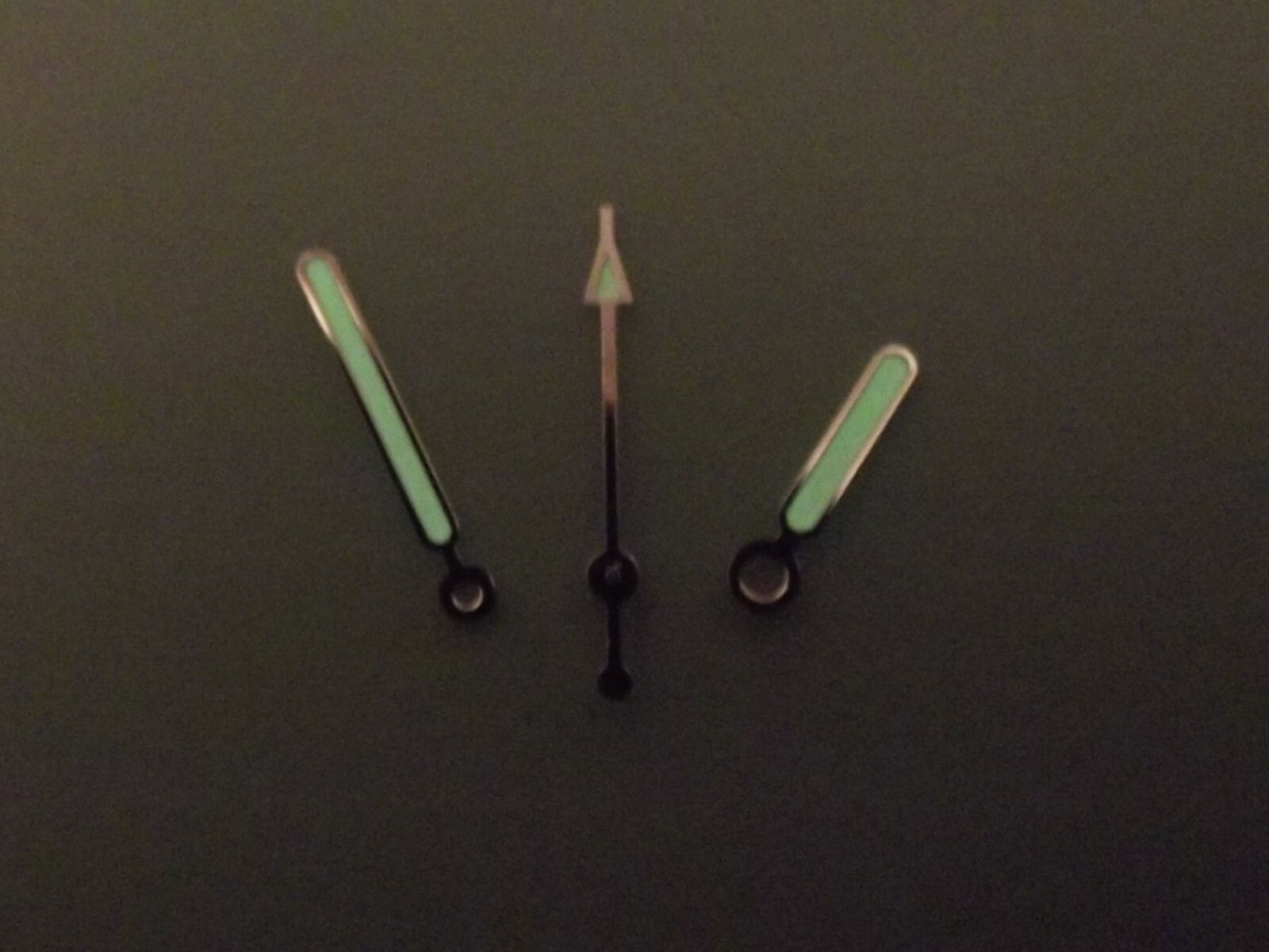 Silver Colour Luminous Watch Hands Set 120/70/20 Fits several Movements – 11mm