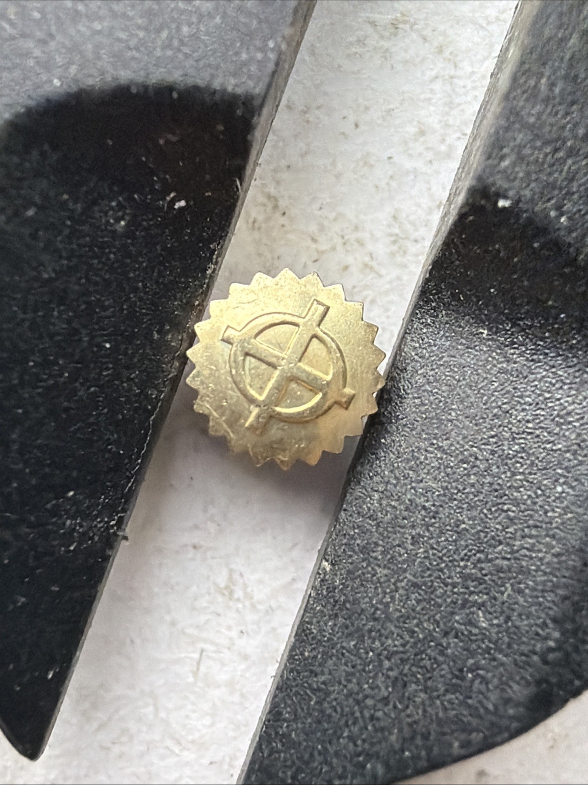 AT82 4.4mm Vintage Zodiac Goldtone Watch Crown In Excellent Condition Sold As Is