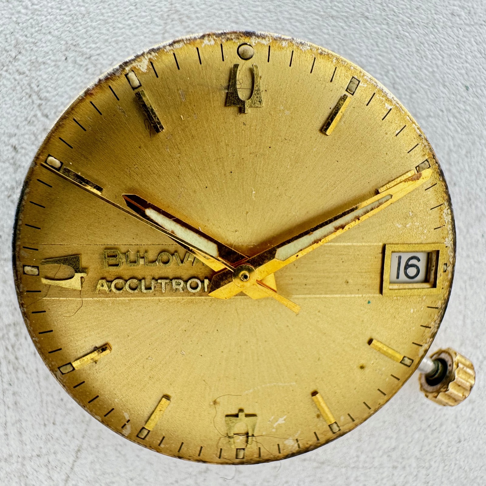 Vintage 29mm Accutron Gold Sunburst Date Tuning Fork Wristwatch Movement 218 D