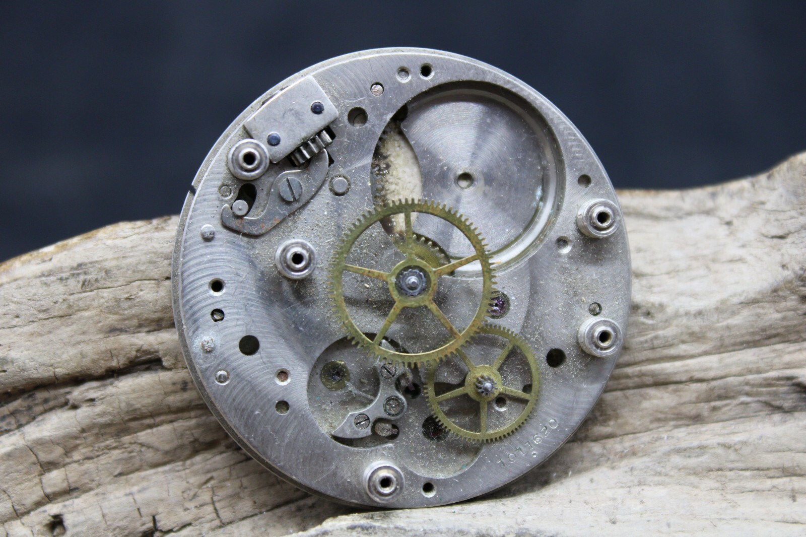 ANTIQUE NY STANDARD POCKET WATCH DIAL & FRAME 1011520 43mm (O3J)