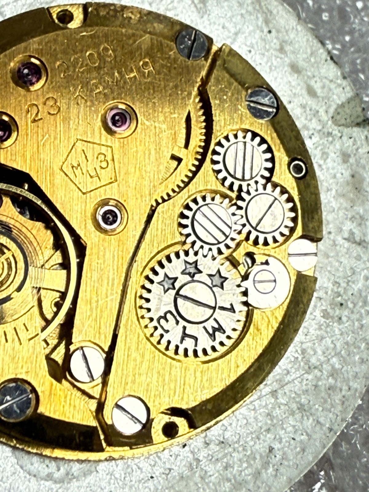 USSR POLJOT de LUXE movement 2209 caliber Gold Plated watch mechanism. FOR PARTS