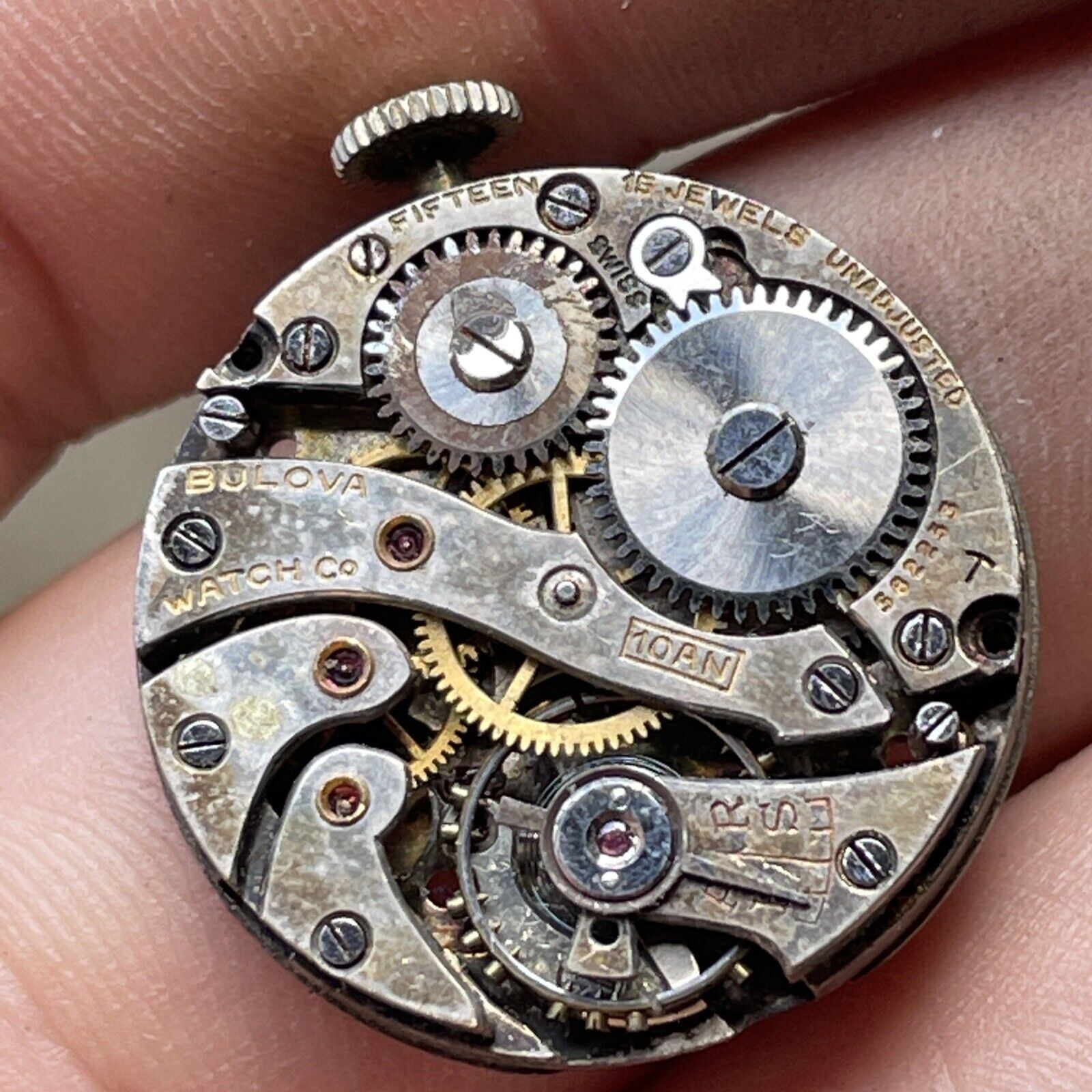 Vintage Bulova Watch Co. Swiss Fifteen Jewel Unadjusted Movement