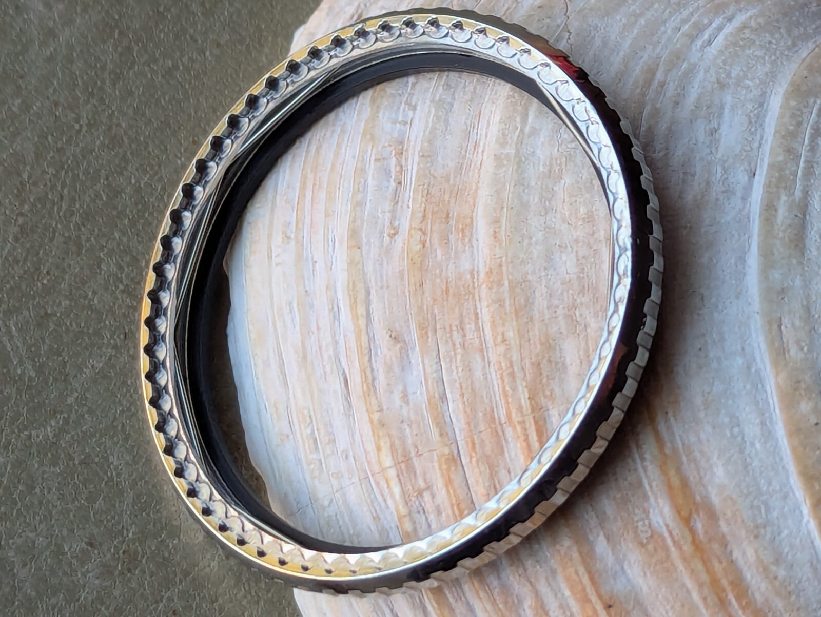 DEFECTIVE NOS Vintage Bulova Accutron Depth Gauge Bezel/Insert FOR 8459 CASES