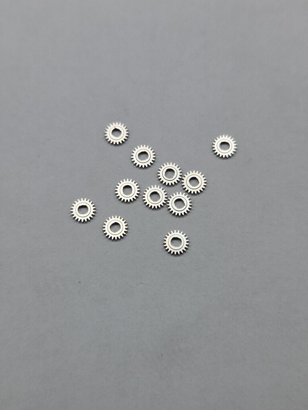 ROLEX 3135-550. 11x genuine part used like new