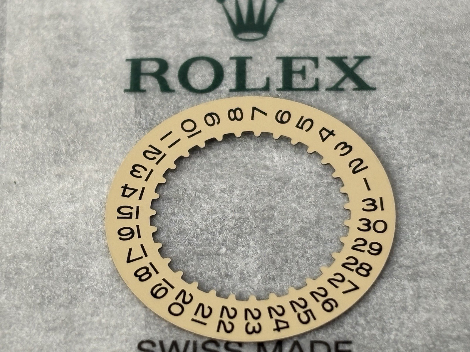 Genuine Rolex 3135-16100 Date Indicator Champagne Excellent Condition