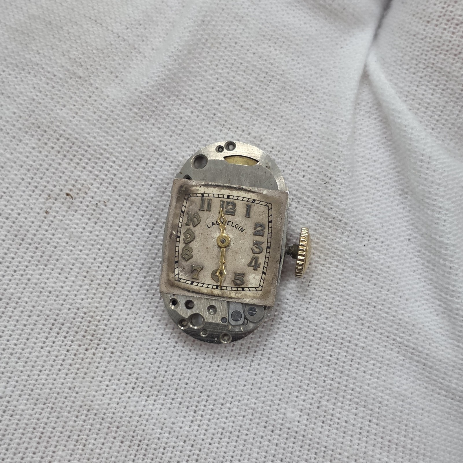 Vintage 1940 Lady Elgin 535 19 J 4 adjustment 21/0s Ladies wrist watch movement