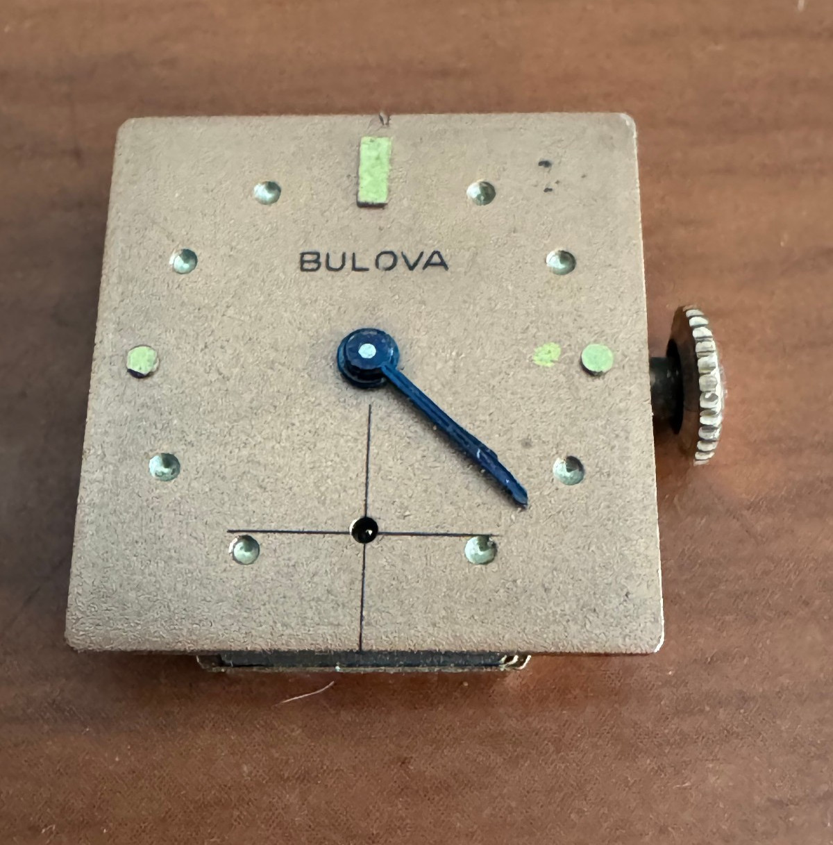 VINTAGE MEN’S BULOVA WRISTWATCH MOVEMENT CAL. 8AE NOT RUNNING BAD STAFF