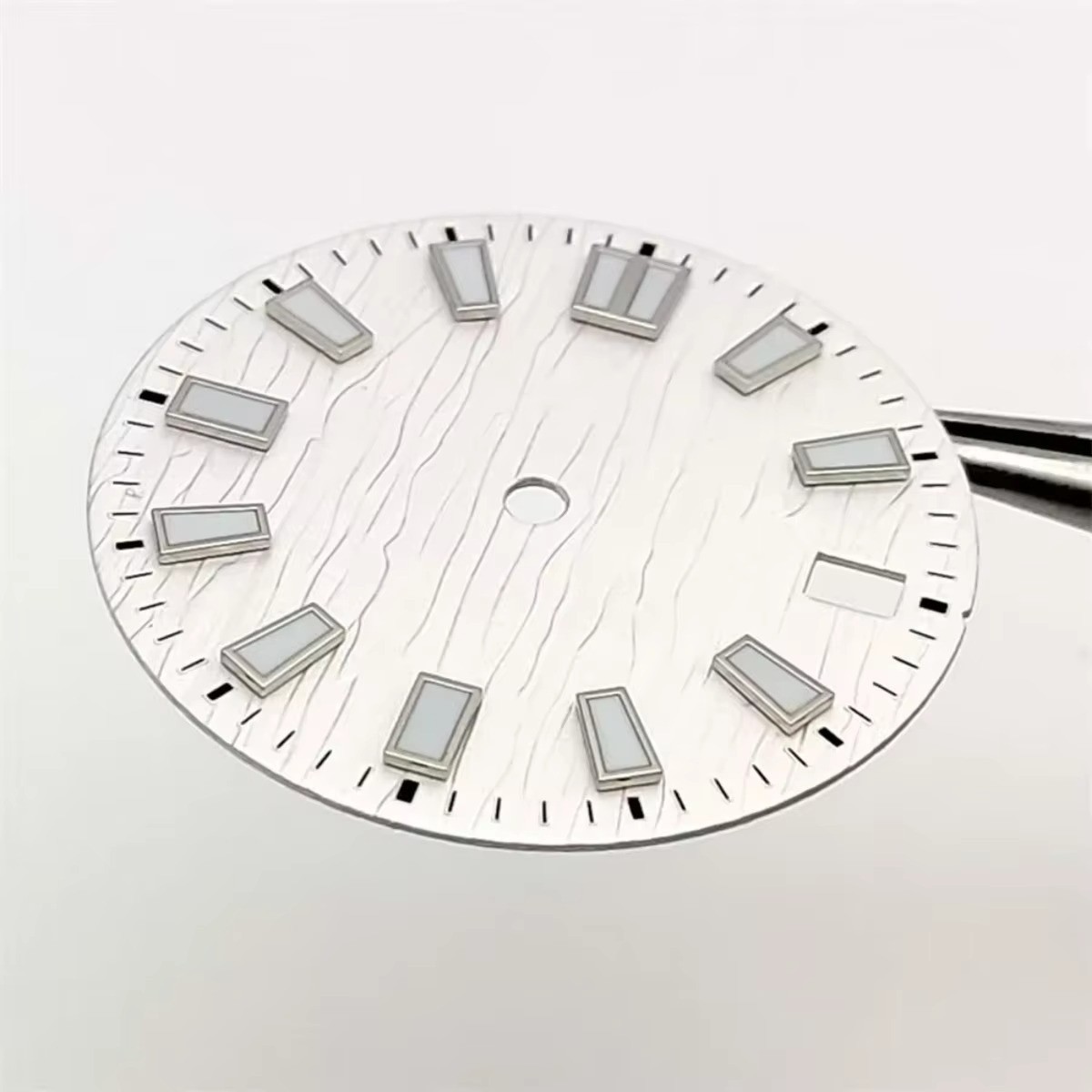 28.5mm Watch Dial NH35 Green Luminous Face No Logo White Color Single Calendar