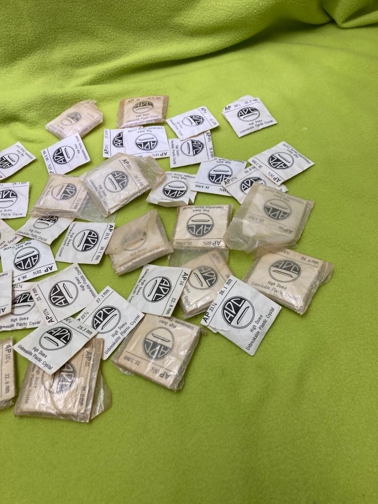 LG Lot 65 Pcs NOS APC Genuine Plastic High Round Watch Crystals Over 25 Sizes