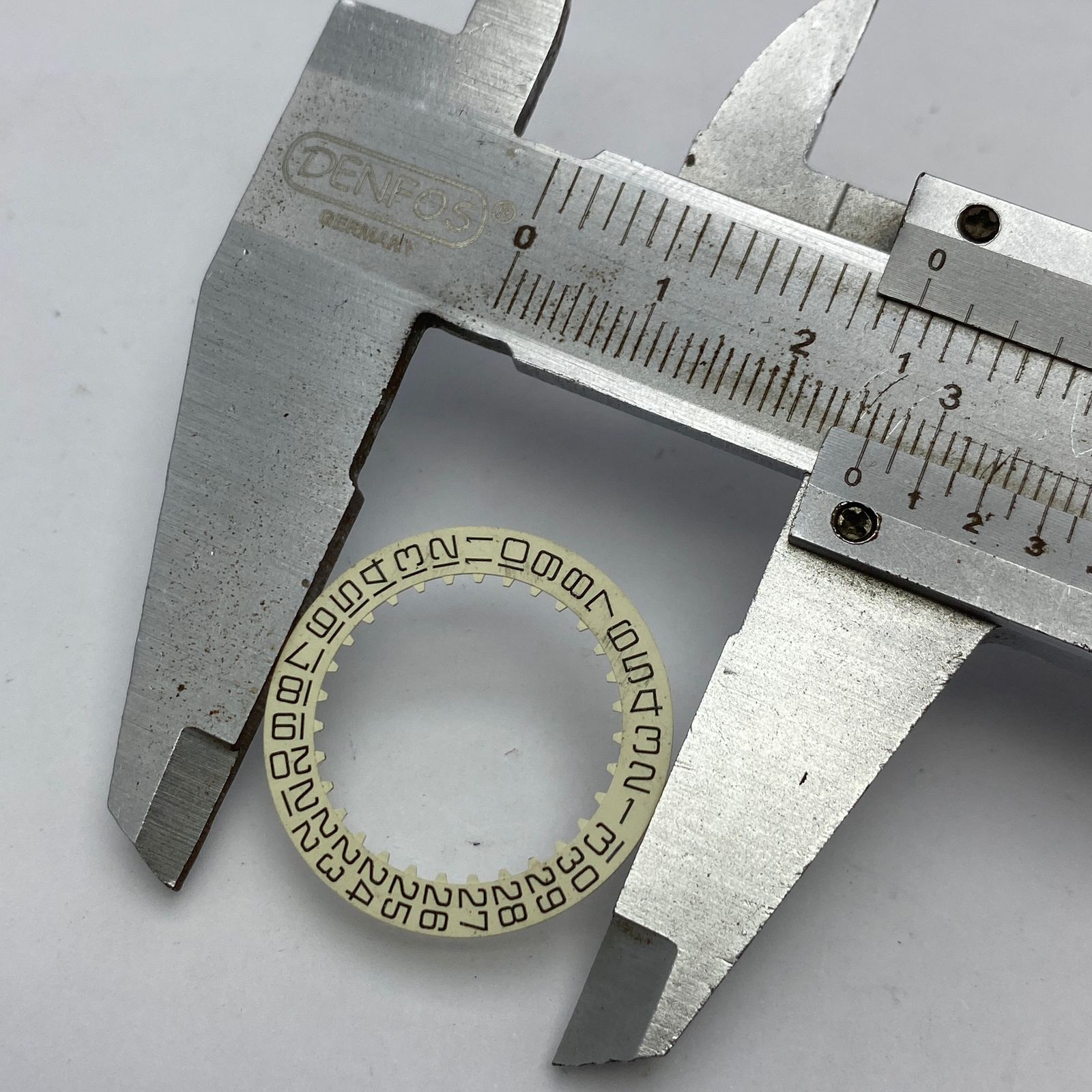 Omega ESA 9162 Tuning Fork Date Calendar Disk Watch WLD591AZN2